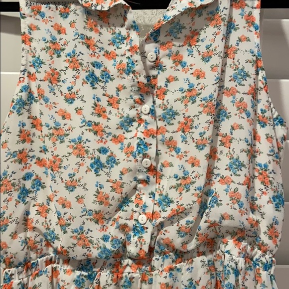 Urban Outfitters Floral dress with lace back - Picture 2 of 6